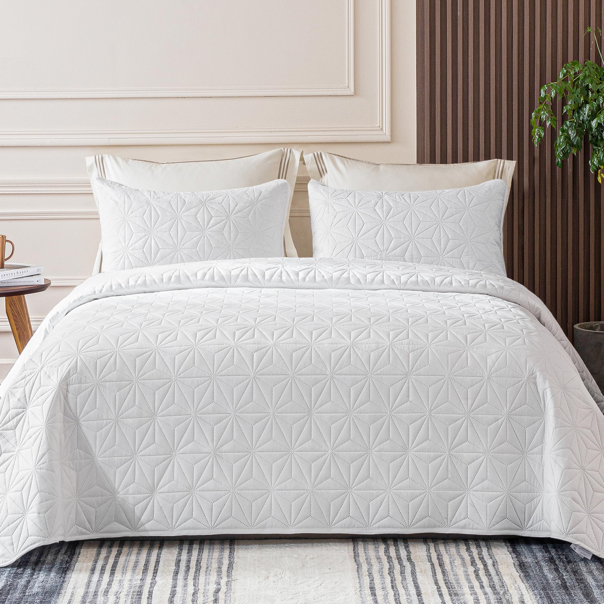 Whale Flotilla King Size Quilt Bedding Set, Soft White King Quilts Bedspreads For All Seasons, Lightweight Geometric Star Patter